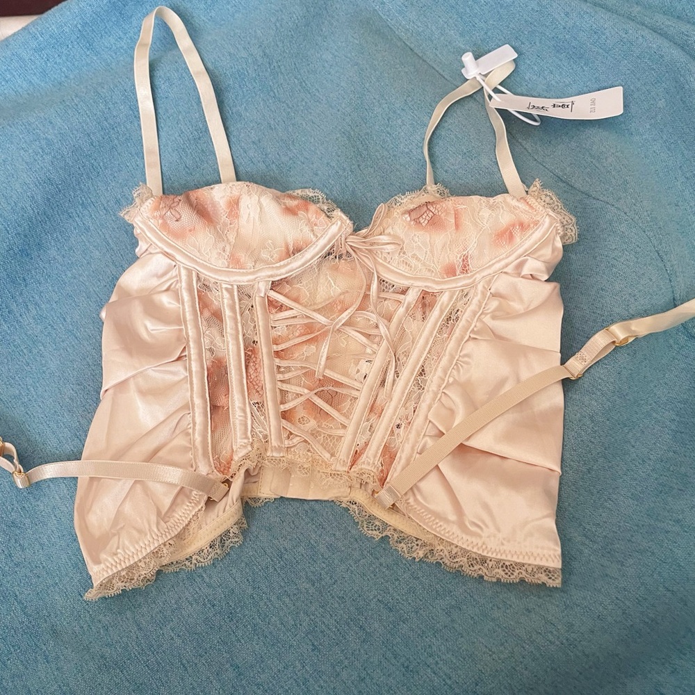 Elegant Lace Satin Corset in Cream